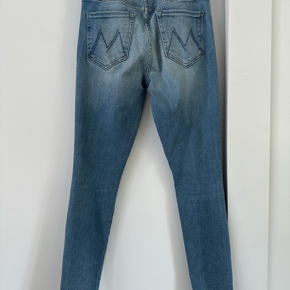 MOTHER
The Looker High
Waist Frayed Ankle
Skinny Jeans - Picture 3 of 5